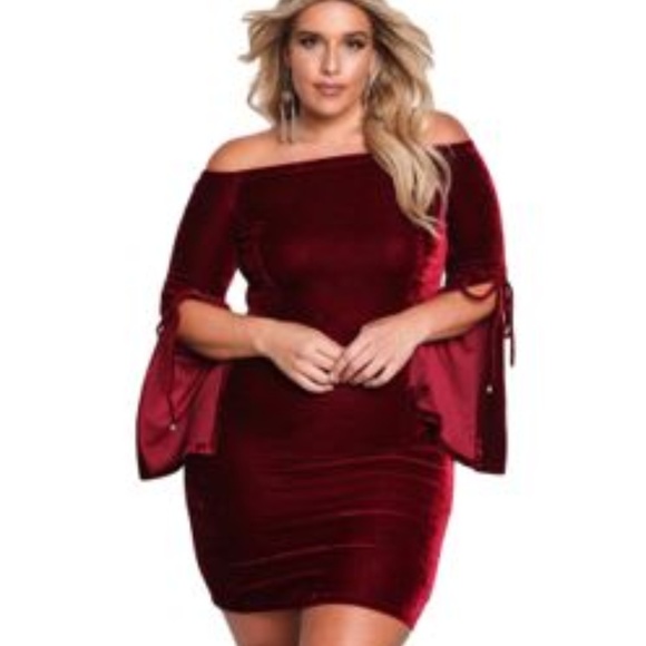 Dresses & Skirts - New Velvet Bell Sleeve Holiday Dress 2X 18 20